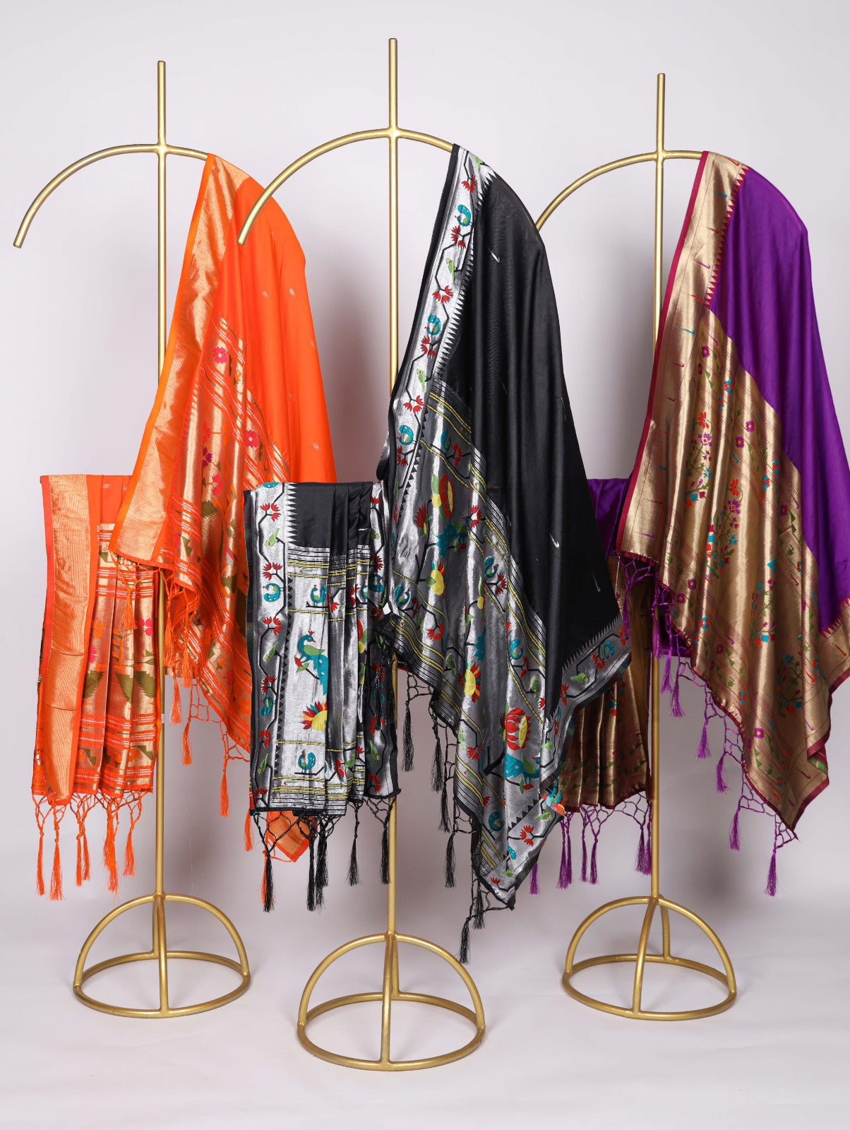The Enchanting Elegance of the Paithani Dupatta: Drape Yourself in Heritage