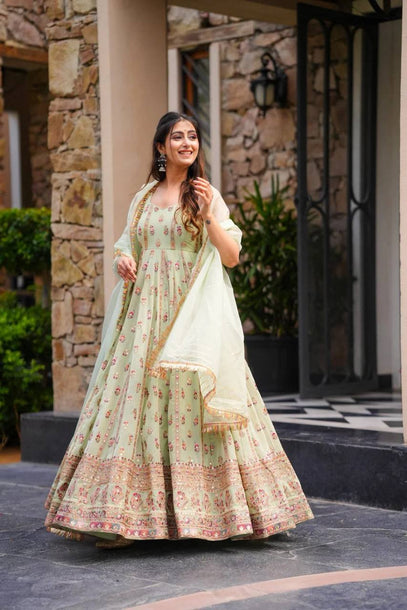 Emerald green salwar kameez wedding Wedding Salwar Kameez Online Emerald green salwar kameez wedding Wedding Salwar Kameez Online