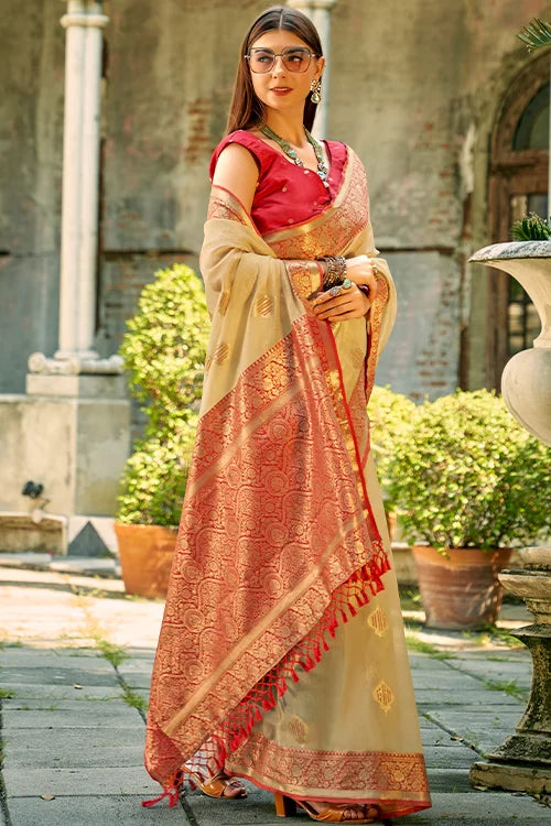 Buy Reception Soft Silk Saree With Designer Blouse Piece At Clothsvillan Fashion Clothsvilla Main image