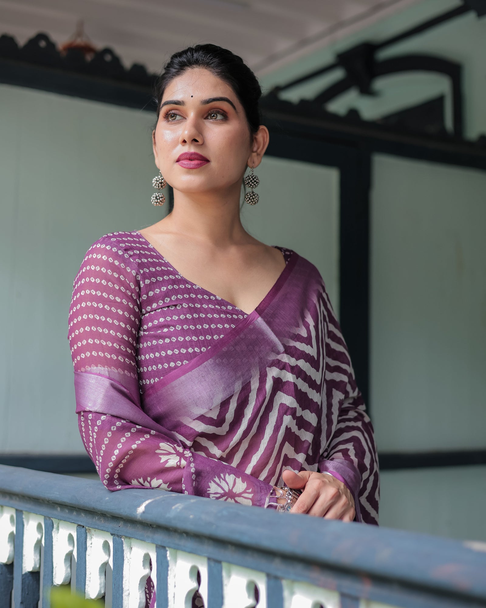 Purple and White Zigzag Patterned Pure Cotton Linen Saree with Blouse and Tassel Edges LINEN