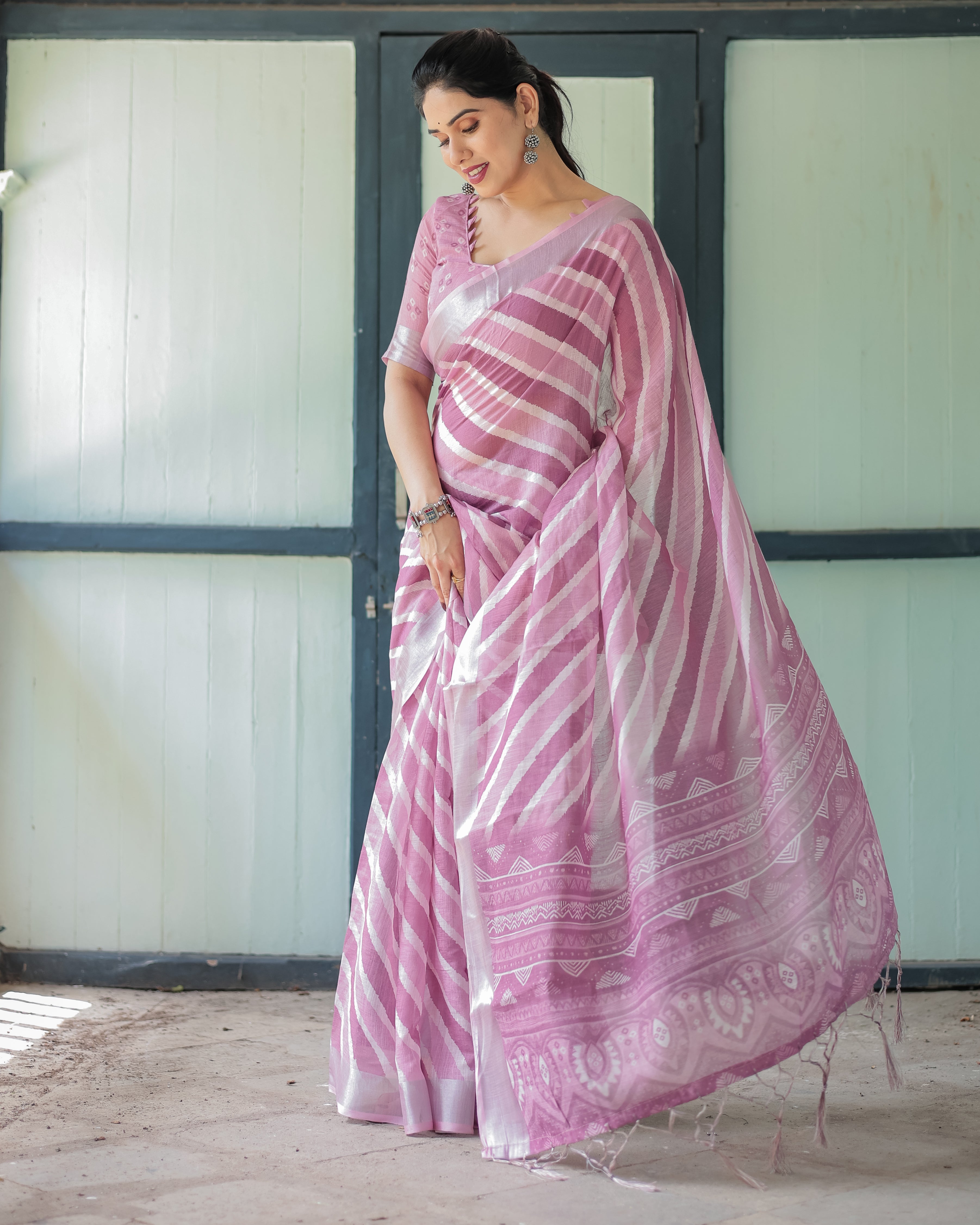Purple Chevron Print Pure Cotton Linen Saree with Blouse and Tassels Secondary image