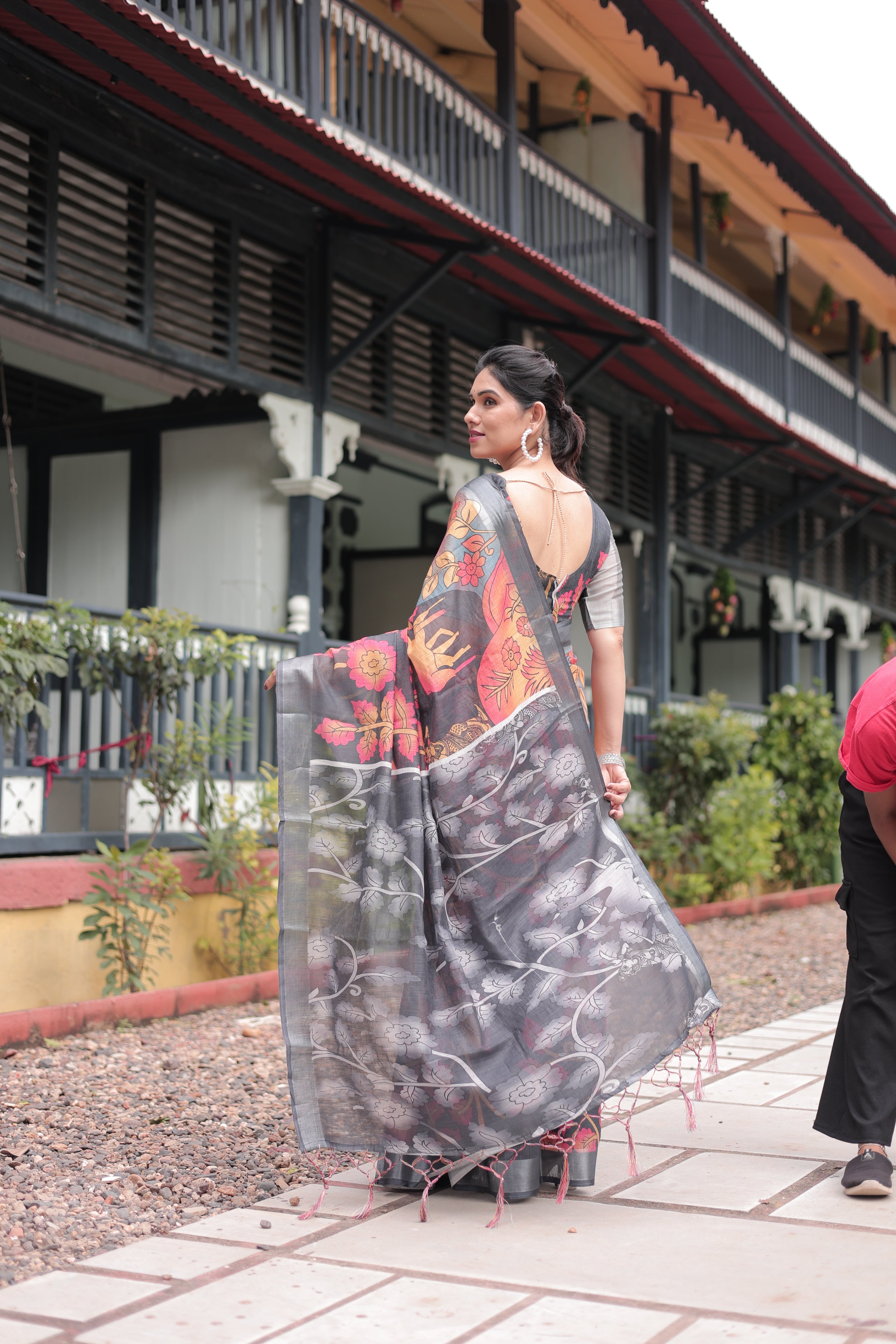 Multicolor Floral Design Pure Cotton Linen Saree with Blouse and Tassels LINEN