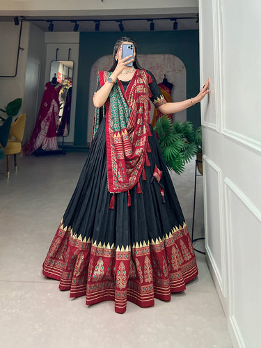 Black Embroidered Chaniya Choli with Red Blouse – AariAmi Boutique