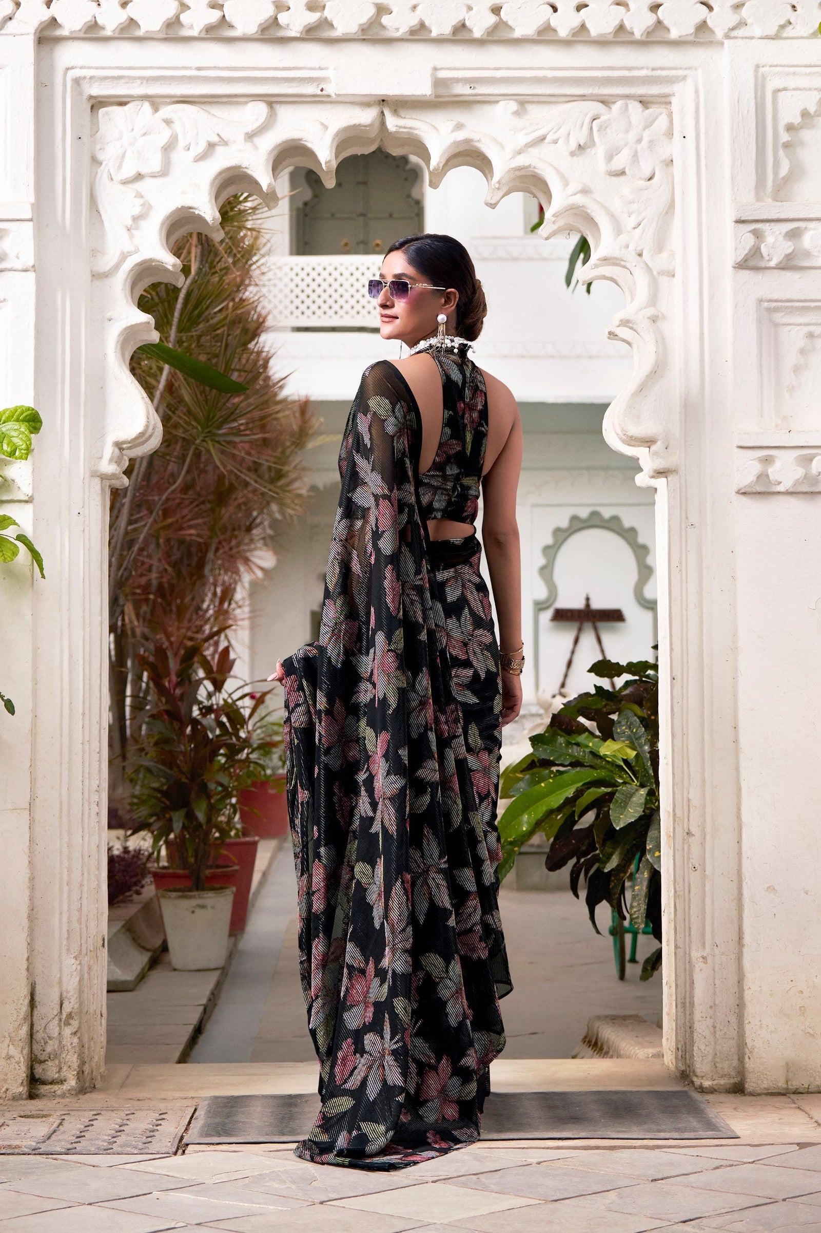 Black Floral Lurex Brasso Saree with Unstitched Blouse – Elegant Viscose Brasso Work ClothsVilla