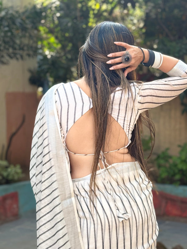 Elegant Off-White Pure Linen Digital Printed Saree with Striped Design and Unique Black Motif Pallu – Comes with Blouse Piece and Tassels LINEN