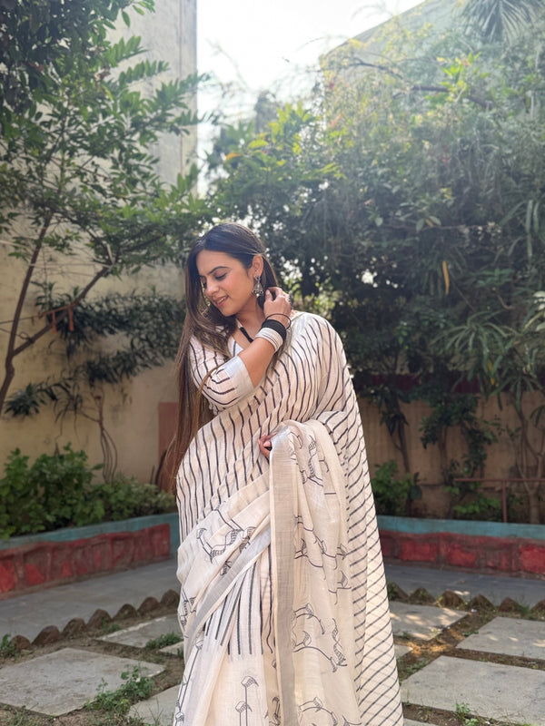 Elegant Off-White Pure Linen Digital Printed Saree with Striped Design and Unique Black Motif Pallu – Comes with Blouse Piece and Tassels LINEN