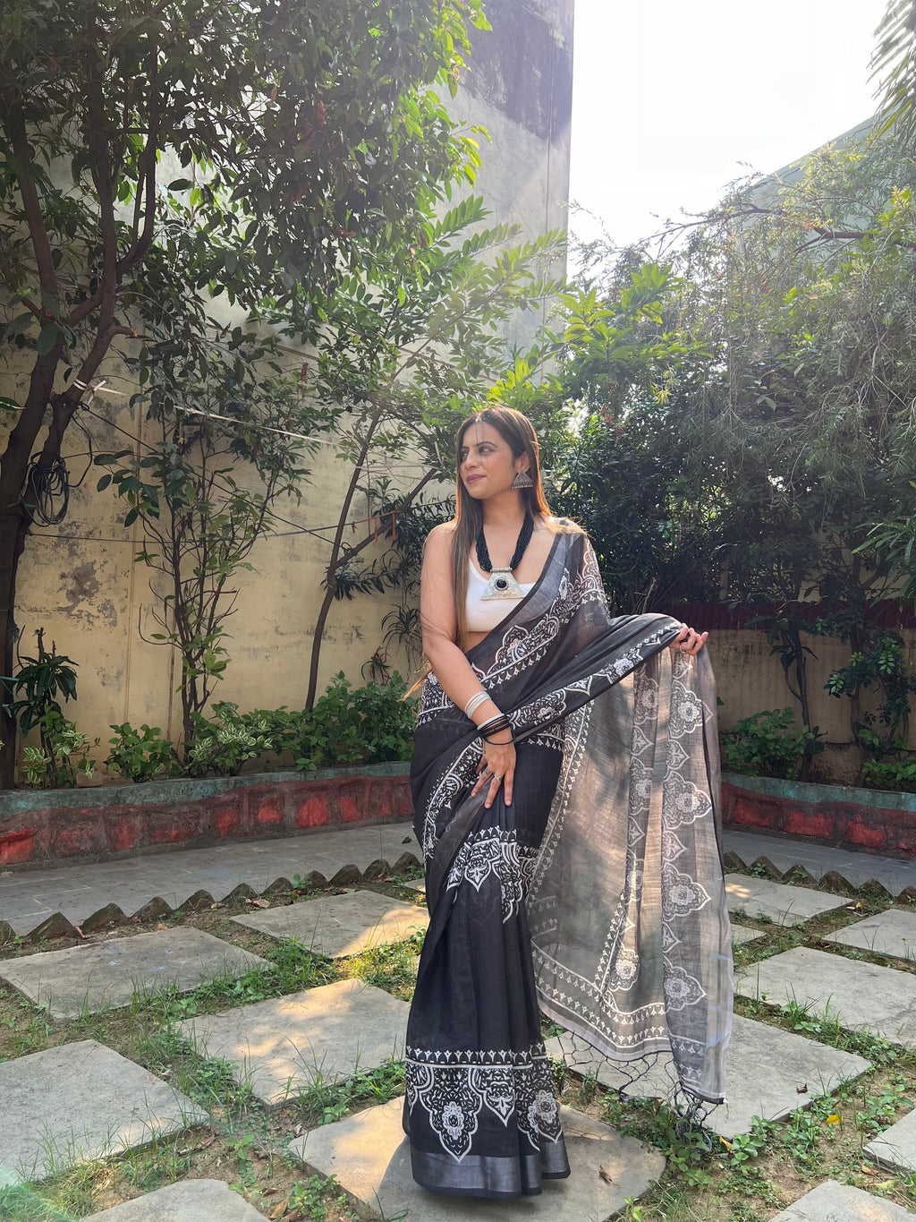 Black and White Pure Cotton Linen Saree with Intricate Floral Design and Tassels on Edges LINEN