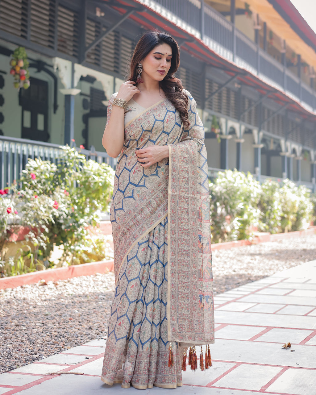 Classic Beige Handloom Cotton-Linen Saree with Madhubani-Inspired Prints and Zari Highlights LINEN HANDLOOM