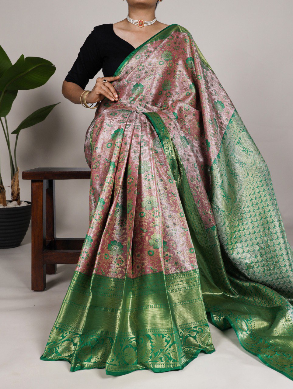 Baby Pink Jacquard Silk Saree with Exquisite Zari Weaving – Perfect for Elegant Occasions
