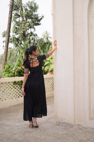 Black 14 Kg Rayon Kutchi Gamthi Embroidered Kurti ClothsVilla