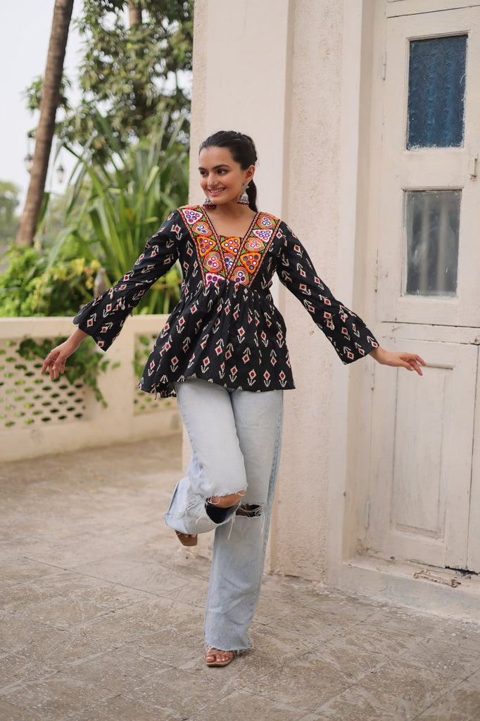 Black Cotton Printed Top with Kutchi Patchwork & Dori Closure – Stitched ClothsVilla