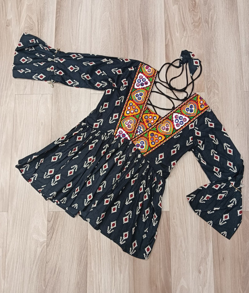 Black Cotton Printed Top with Kutchi Patchwork & Dori Closure – Stitched ClothsVilla