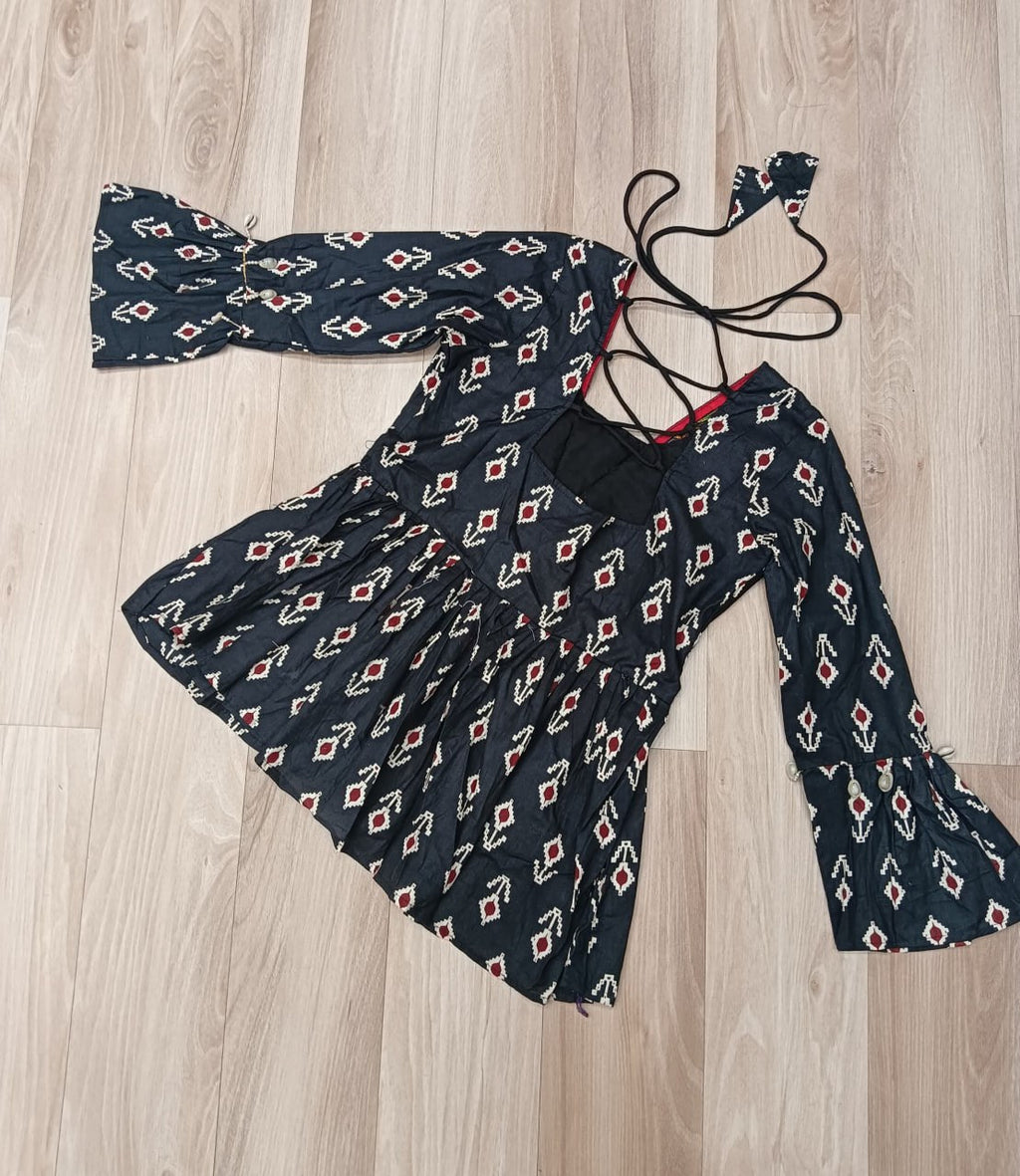 Black Cotton Printed Top with Kutchi Patchwork & Dori Closure – Stitched ClothsVilla