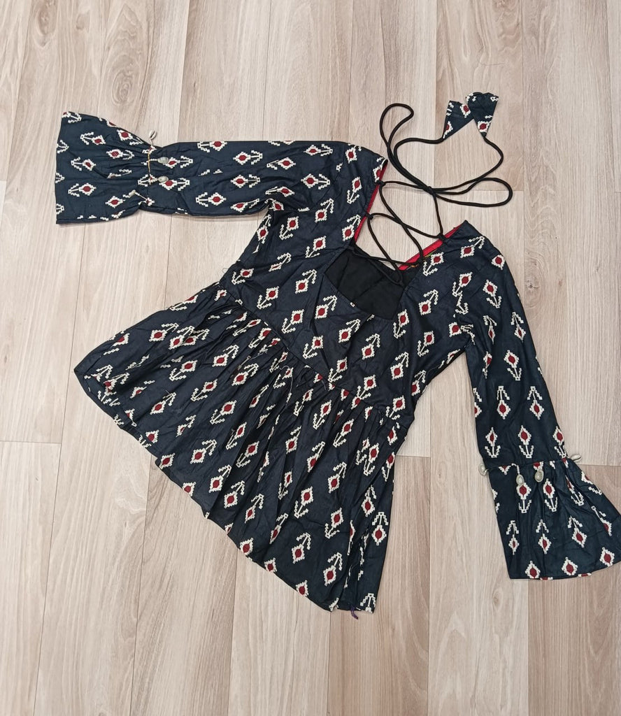Black Cotton Printed Top with Kutchi Patchwork & Dori Closure – Stitched ClothsVilla