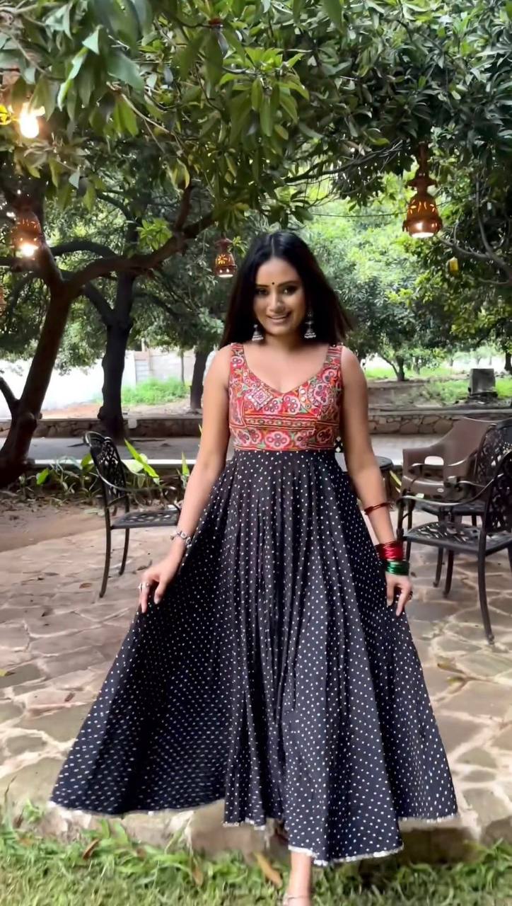 Black Elegant Faux Georgette Gown– A Fusion of Tradition & Style ClothsVilla