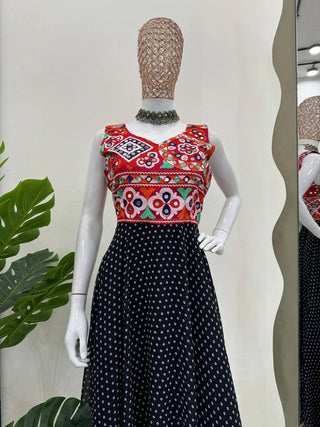 Black Elegant Faux Georgette Gown– A Fusion of Tradition & Style ClothsVilla