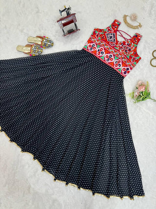 Black Elegant Faux Georgette Gown– A Fusion of Tradition & Style ClothsVilla