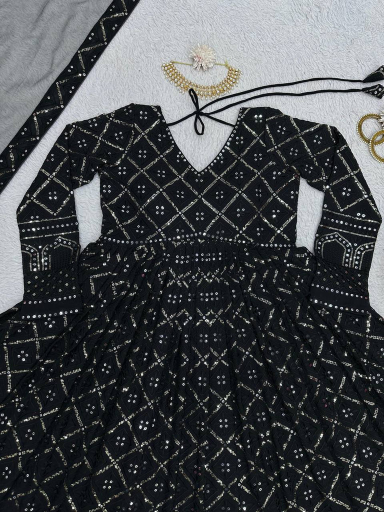 Black Elegant Lakhnavi Embroidered Georgette Suit With Des Black Elegant Lakhnavi Embroidered Georgette Suit With Des