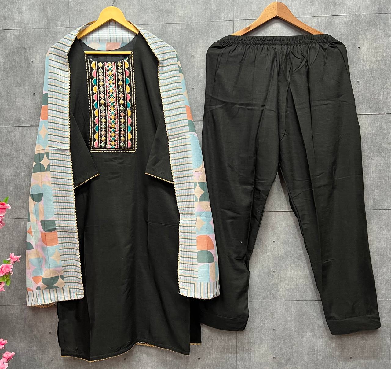 Black Elegant Maska Cotton Silk Straight Suit Set with Maslin Cotton Printed Dupatta Secondary image