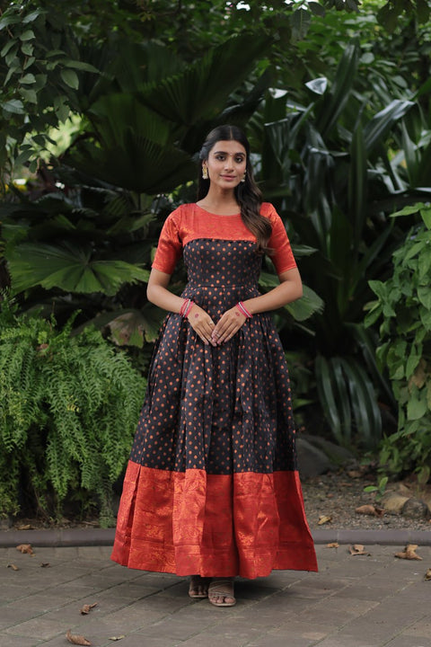 Black Elegant Noir Jacquard Silk Gown Luxurious Texture and Timeless Style Main image
