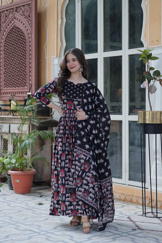 Black Elegant Pure Cotton Ethnic Suit Set – Comfort & Style Combined ClothsVilla
