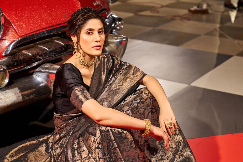 Black Elegant Silk Patola Printed Saree with Unstitched Blouse Piece ClothsVilla