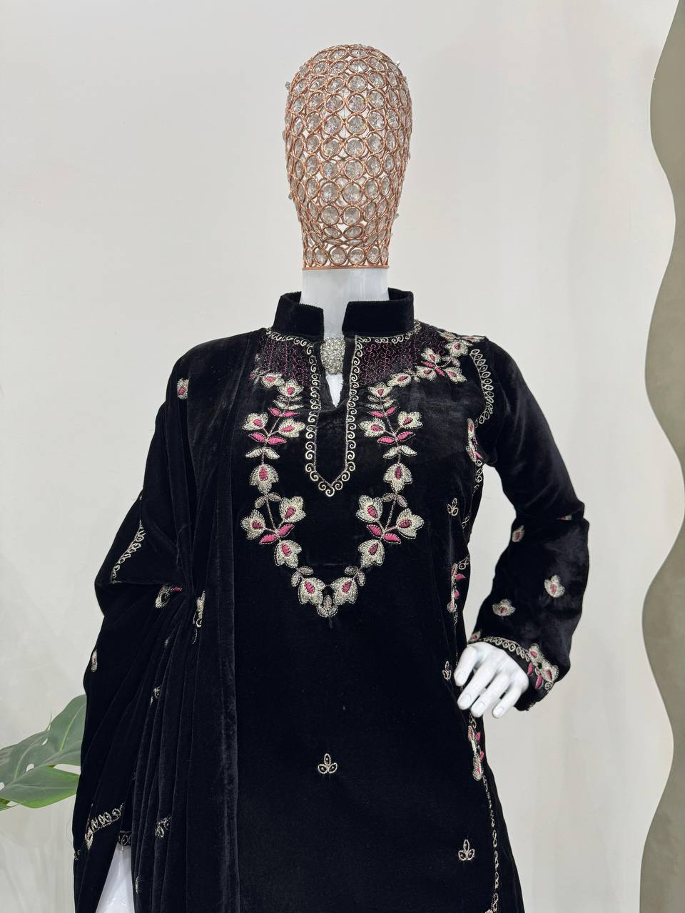 Black Elegant Velvet Ensemble – Luxe Thread & Sequin Work ClothsVilla