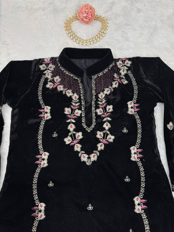 Black Elegant Velvet Ensemble – Luxe Thread & Sequin Work ClothsVilla