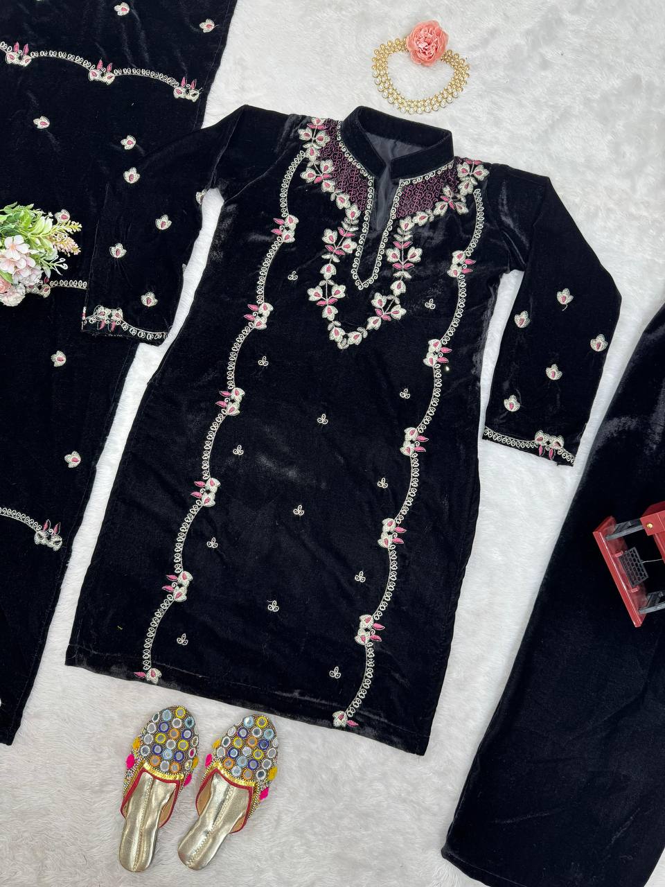 Black Elegant Velvet Ensemble – Luxe Thread & Sequin Work ClothsVilla