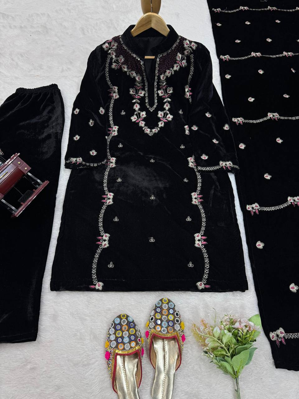 Black Elegant Velvet Ensemble – Luxe Thread & Sequin Work ClothsVilla