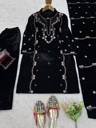 Black Elegant Velvet Ensemble – Luxe Thread & Sequin Work ClothsVilla