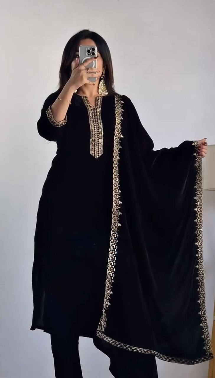 Black Elegant Velvet Ensemble – Luxurious & Stylish Clothsvilla Main image