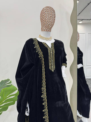 Black Elegant Velvet Ensemble – Luxurious & Stylish Clothsvilla