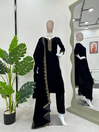 Black Elegant Velvet Ensemble – Luxurious & Stylish Clothsvilla