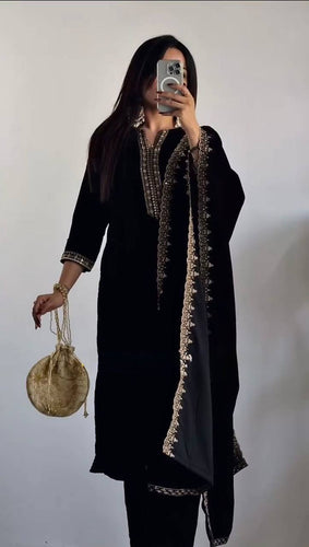 Black Elegant Velvet Ensemble – Luxurious & Stylish Clothsvilla