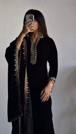 Black Elegant Velvet Ensemble – Luxurious & Stylish Clothsvilla