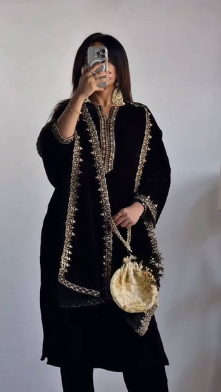 Black Elegant Velvet Ensemble – Luxurious & Stylish Clothsvilla