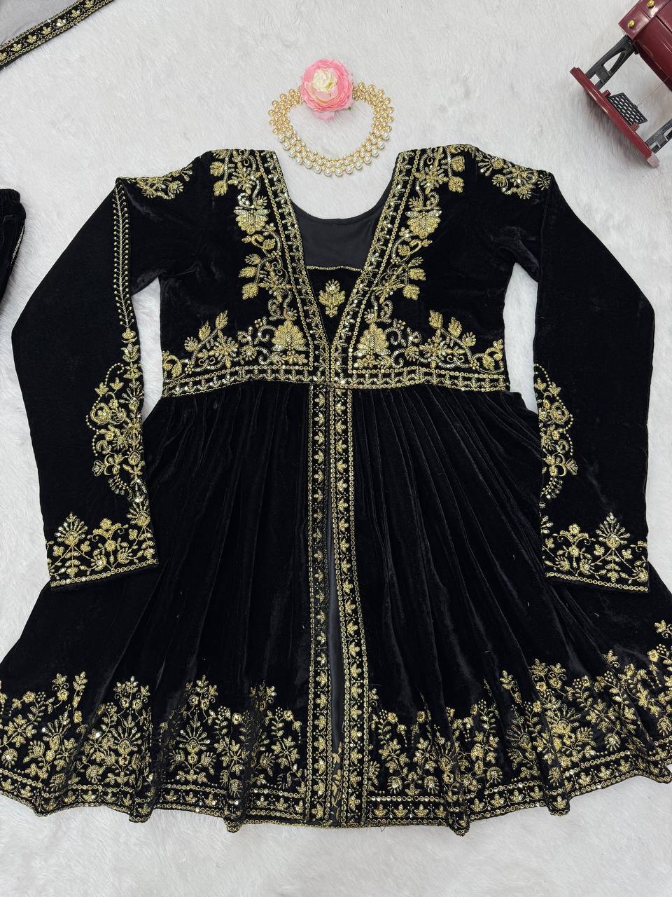 Black Elegant Velvet Ensemble – Top, Plazo & Dupatta ClothsVilla