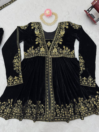 Black Elegant Velvet Ensemble – Top, Plazo & Dupatta ClothsVilla