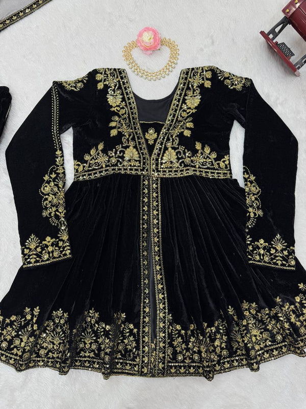 Black Elegant Velvet Ensemble – Top, Plazo & Dupatta ClothsVilla