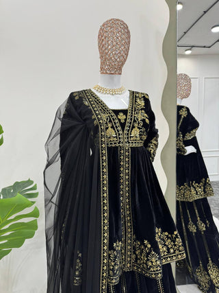 Black Elegant Velvet Ensemble – Top, Plazo & Dupatta ClothsVilla