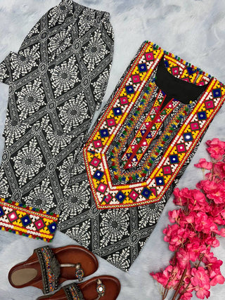 Black Festivals & Party Wear Pur Maslin Silk Top & Bottom Set – Elegant Digital Print & Embroidery Look Clothsvilla