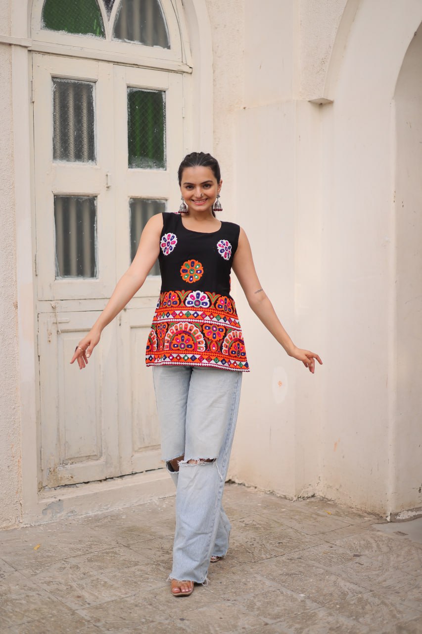 Black Georgette Kutchi Gamthi Embroidered Sleeveless Top ClothsVilla