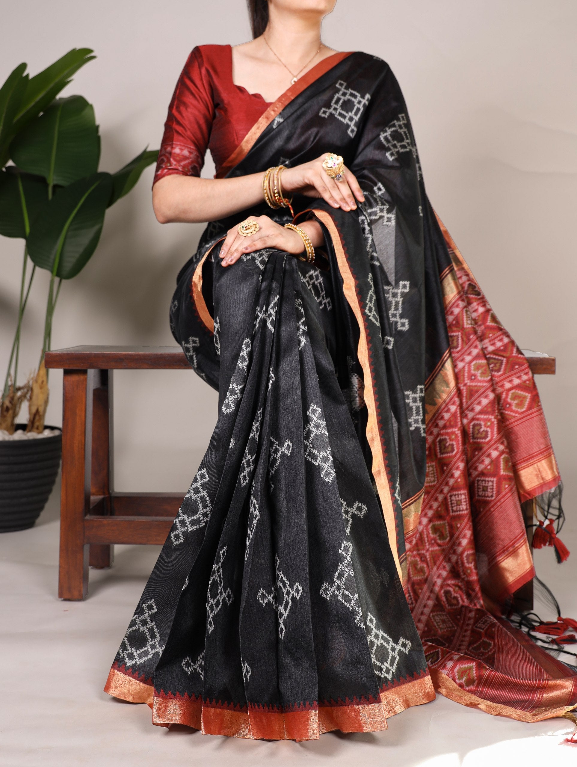 Black Graceful Jacquard Silk Saree with Printed & Zari Weaving Work ClothsVilla Main image
