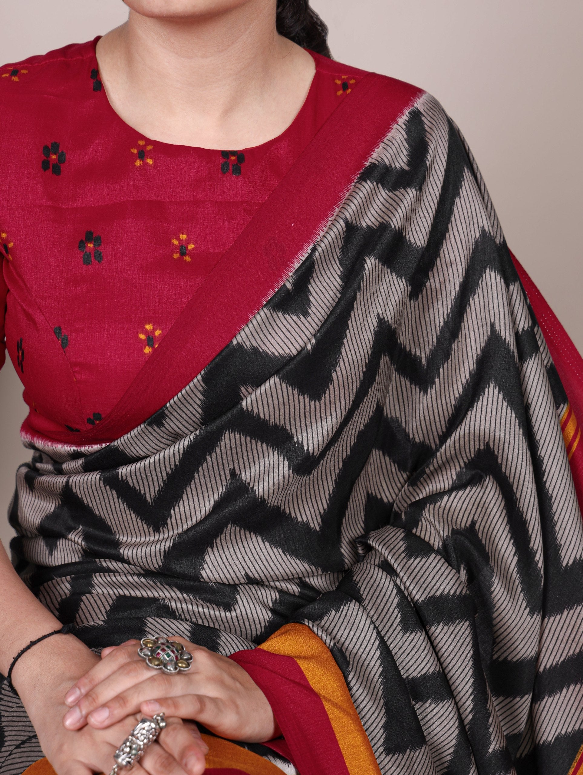 Black Graceful Printed Tasar Silk Saree with Matching Unstitched Blouse Piece Secondary image