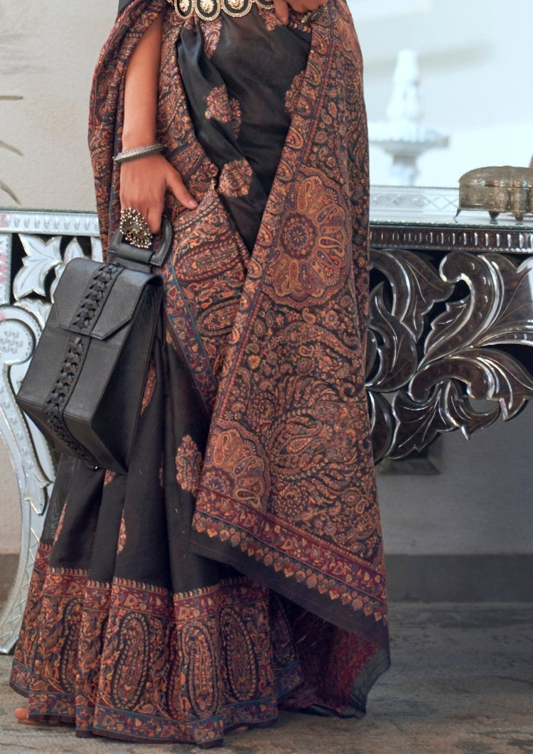 Black Graceful Silk Saree with Unstitched Blouse Piece Elegant Ethnic Wear ClothsVilla