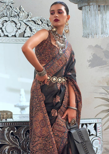 Black Graceful Silk Saree with Unstitched Blouse Piece Elegant Ethnic Wear ClothsVilla