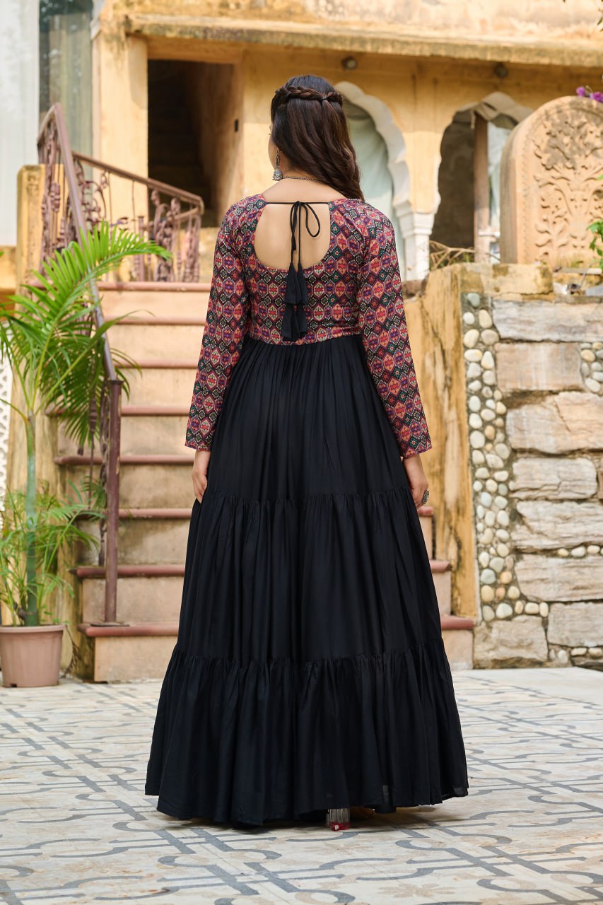 Black Navratri Special Gown with Kutchi Gamthi Embroidery – 3 Layer Frill & 12 Meter Flair ClothsVilla
