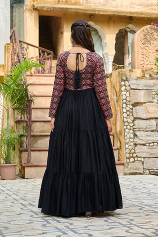 Black Navratri Special Gown with Kutchi Gamthi Embroidery – 3 Layer Frill & 12 Meter Flair ClothsVilla