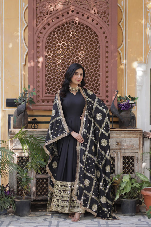 Black Premium Designer Ready-to-Wear Gown with Dupatta – Embroidery Zari Sequins Work XXL